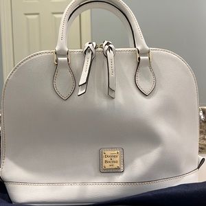 1975 White Dooney & Bourke vintage Bag